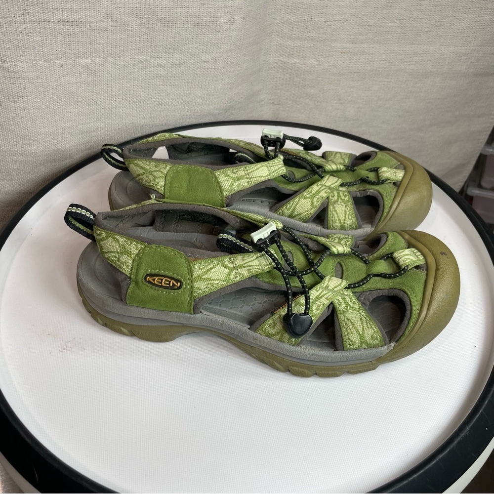 KEEN Women's Green and Gray Sandals